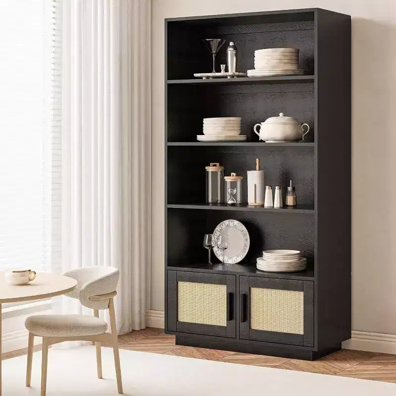 Estantería Boho de 5 Niveles Beige/Negra con Puertas de Ratán – Salón y Dormitorio