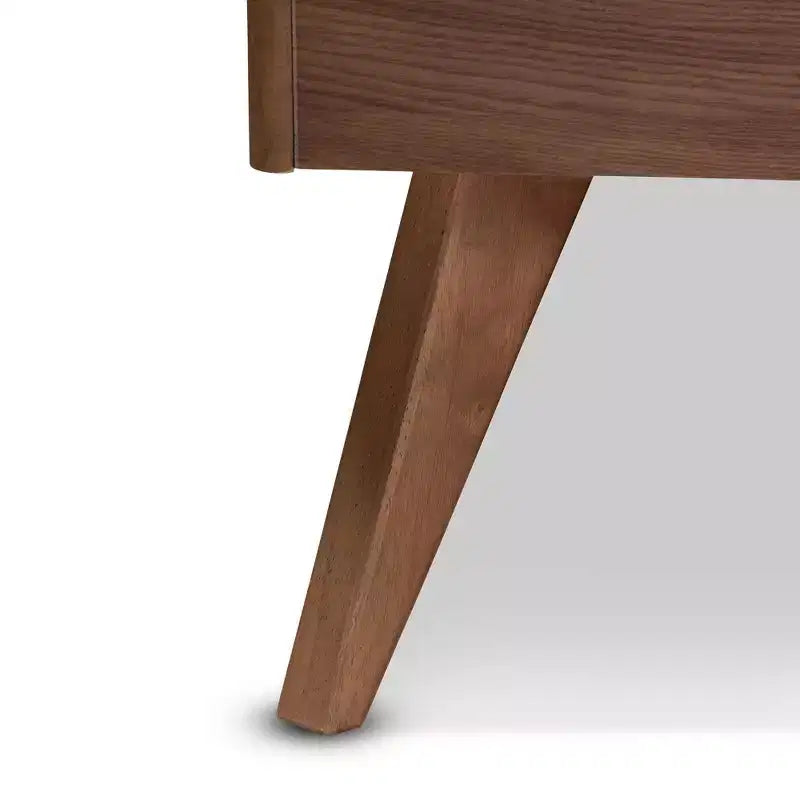 Cama de plataforma de madera con acabado de nogal - Queen / King