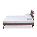 Cama de plataforma de madera con acabado de nogal - Queen / King